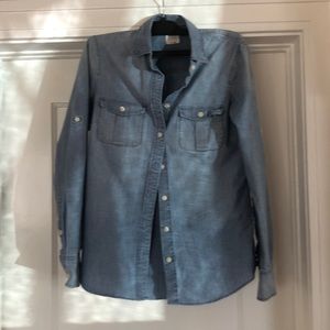 J crew the perfect chambray shirt xS